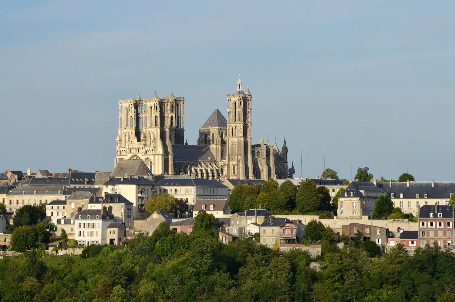 Vue de Laon (Aisne) — état des risques et pollutions (ERP)