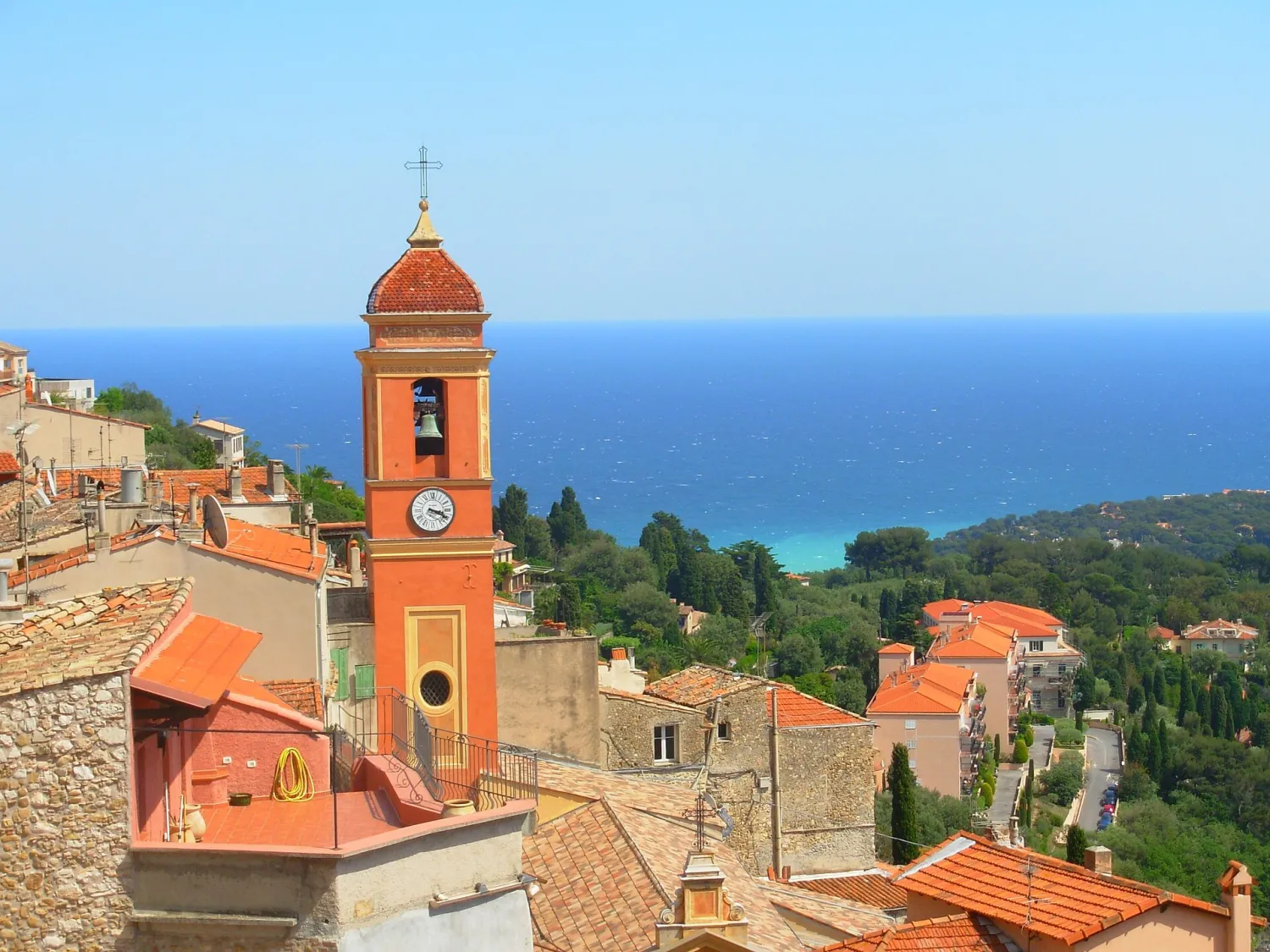 Vue de Roquebrune-Cap-Martin (Alpes-Maritimes) — état des risques et pollutions (ERP)