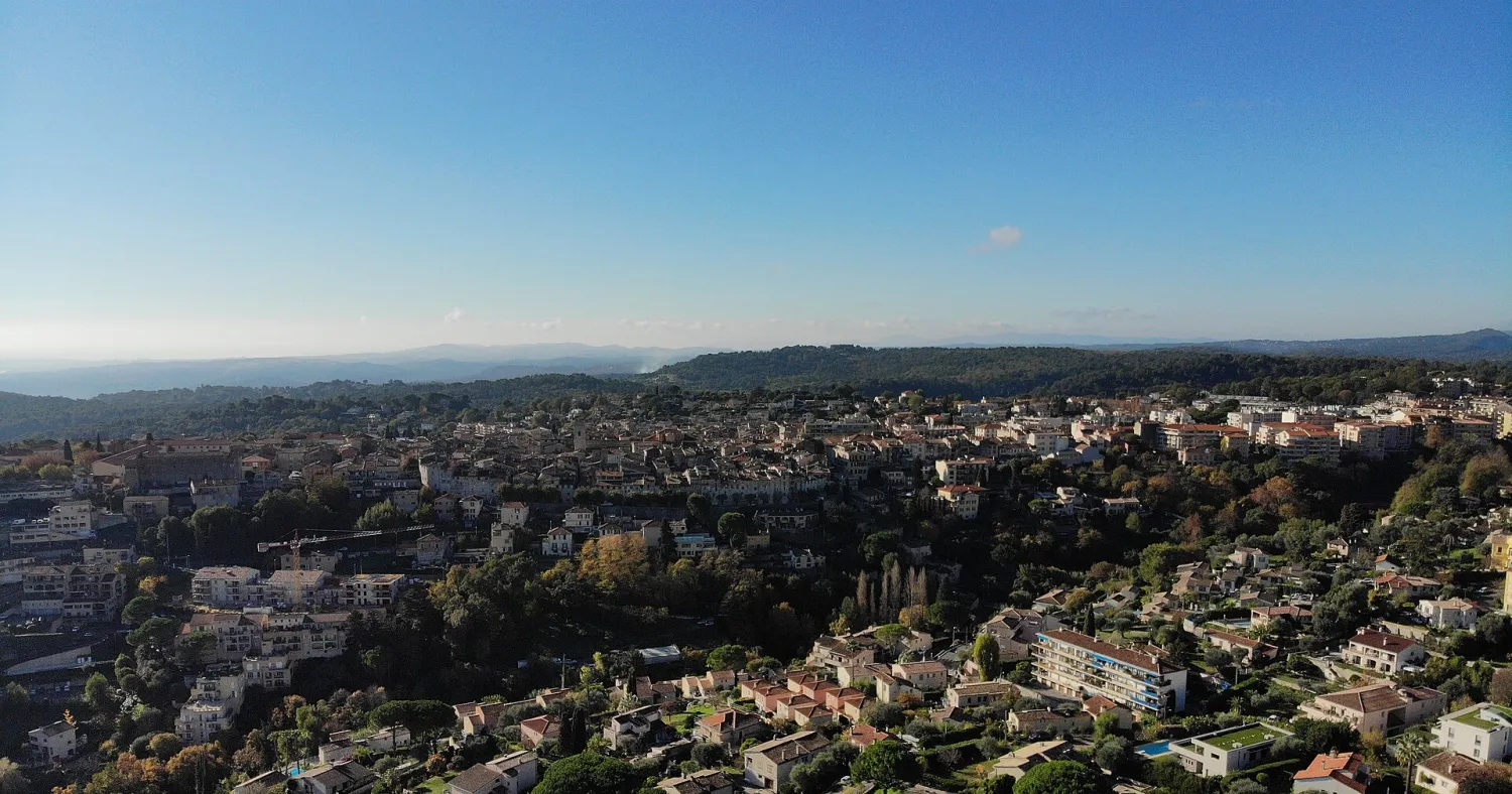 Vue de Vence (Alpes-Maritimes) — état des risques et pollutions (ERP)