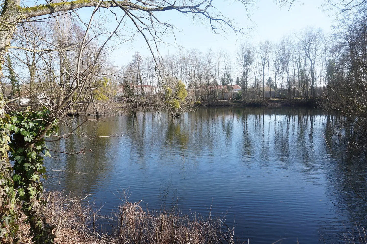 Vue de La Chapelle-Saint-Luc (Aube) — état des risques et pollutions (ERP)