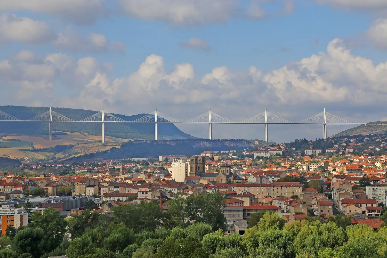 Vue de Millau (Aveyron) — état des risques et pollutions (ERP)