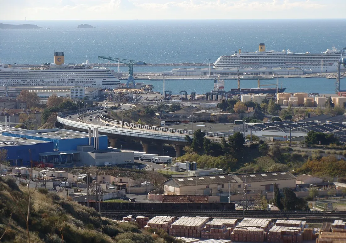 Vue de Marseille 16e Arrondissement (Bouches-du-Rhône) — état des risques et pollutions (ERP)