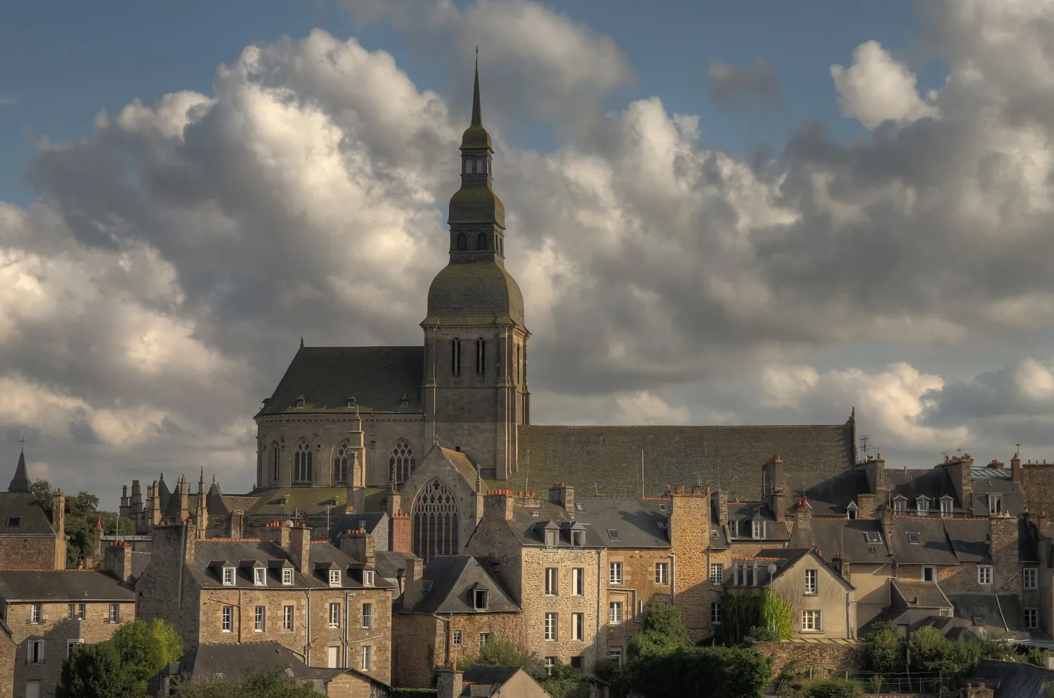 Vue de Dinan (Côtes-d'Armor) — état des risques et pollutions (ERP)
