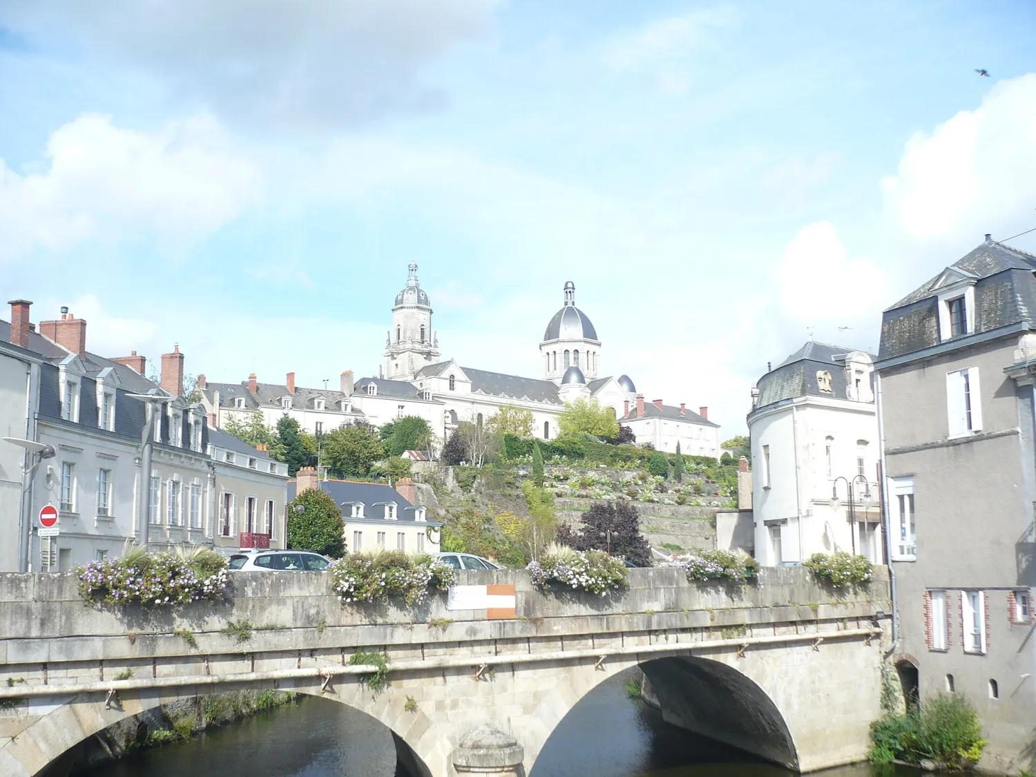 Vue de Segré-en-Anjou Bleu (Maine-et-Loire) — état des risques et pollutions (ERP)