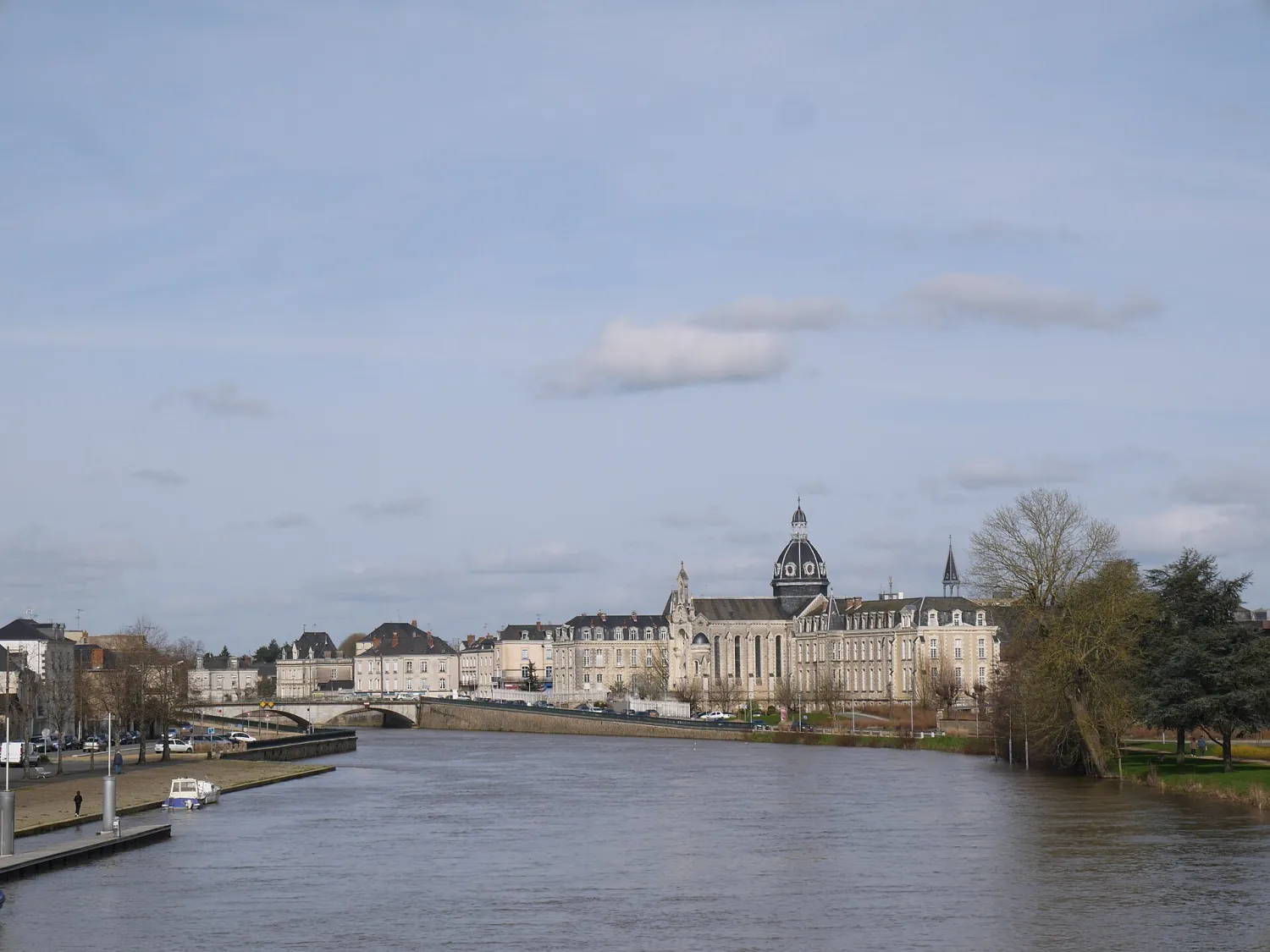 Vue de Château-Gontier-sur-Mayenne (Mayenne) — état des risques et pollutions (ERP)
