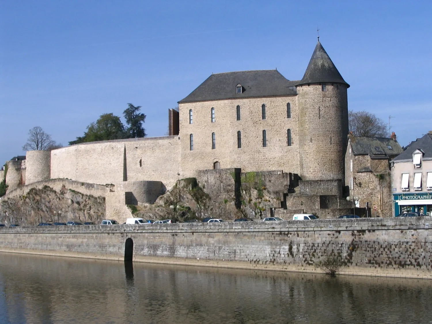 Vue de Mayenne (Mayenne) — état des risques et pollutions (ERP)