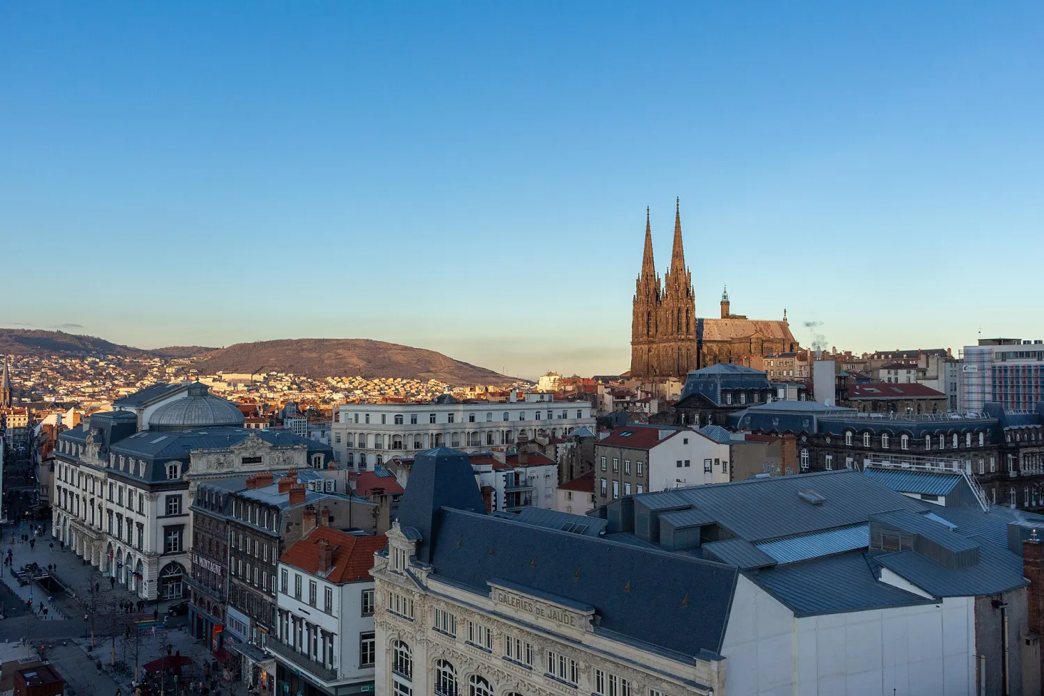 Vue de Clermont-Ferrand (Puy-de-Dôme) — état des risques et pollutions (ERP)