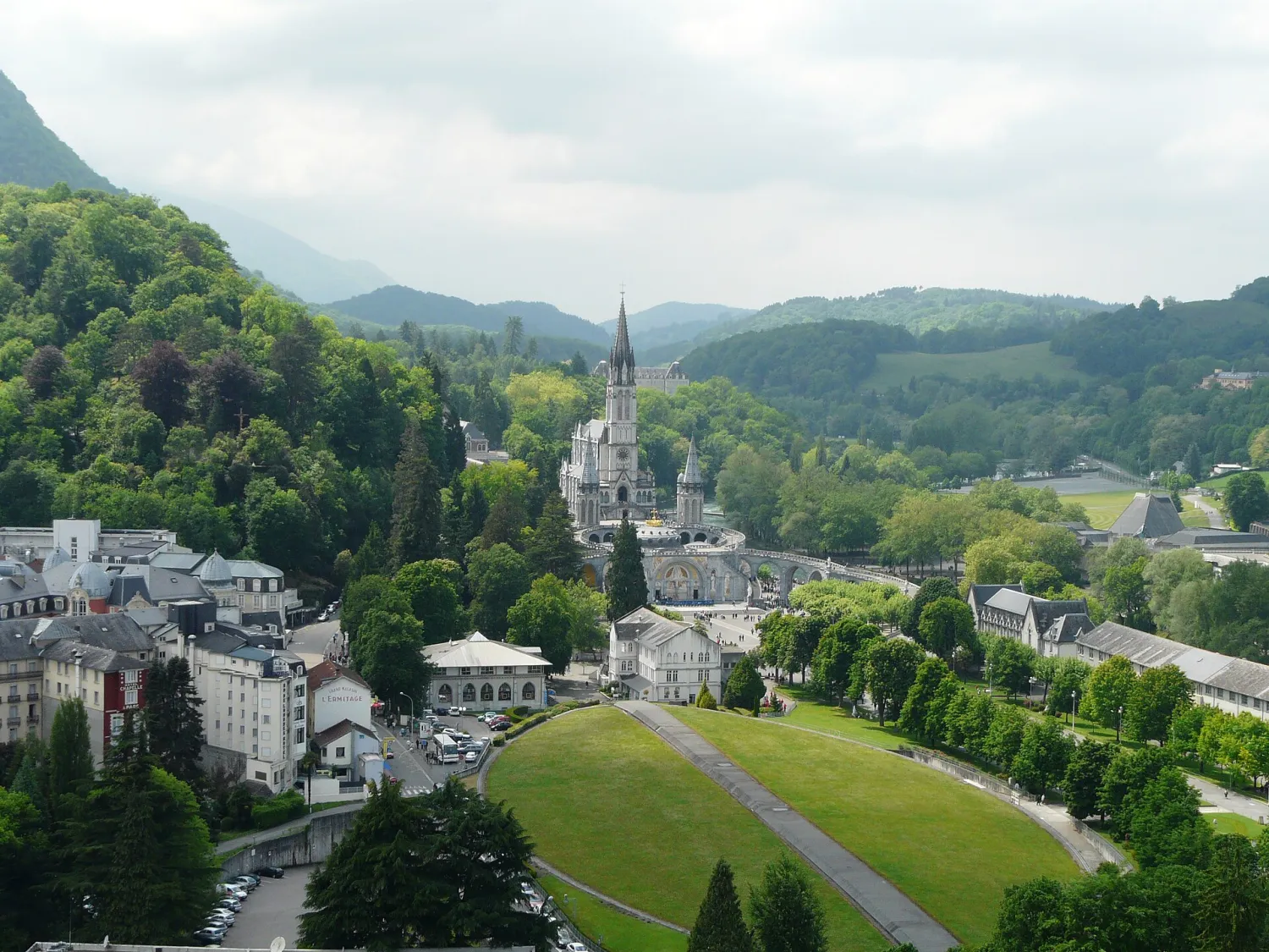 Vue de Lourdes (Hautes-Pyrénées) — état des risques et pollutions (ERP)