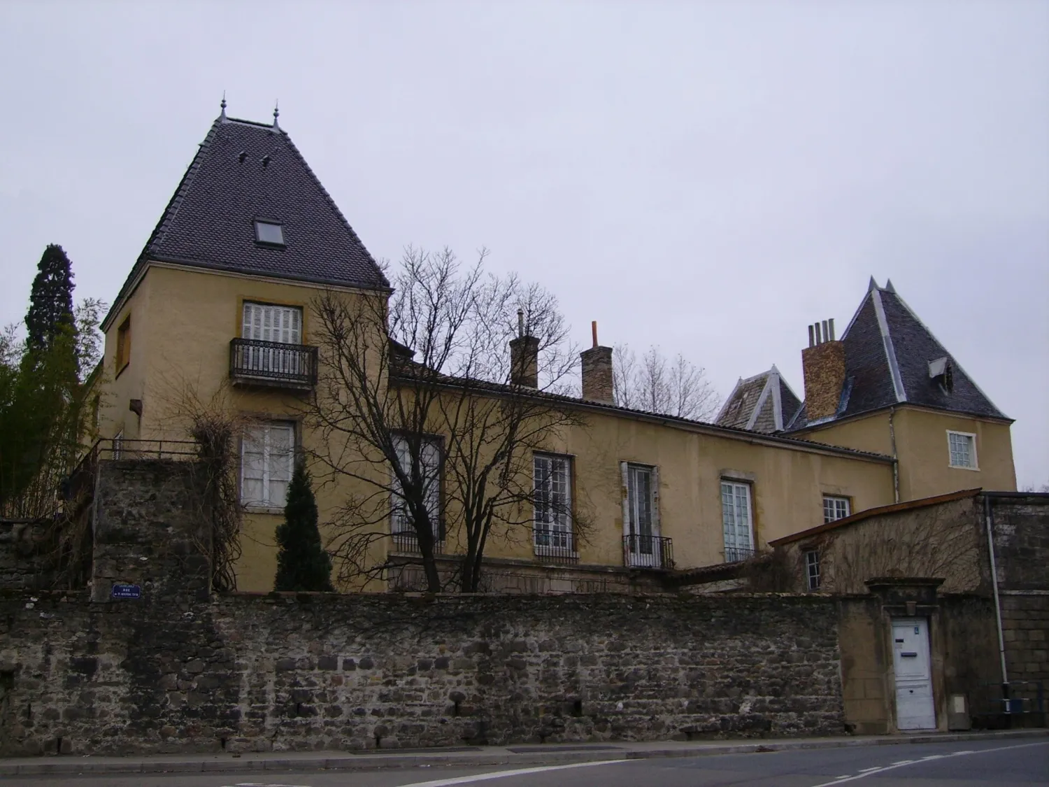 Vue de Saint-Genis-Laval (Rhône) — état des risques et pollutions (ERP)