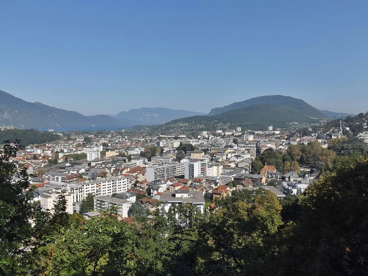 Vue de Aix-les-Bains (Savoie) — état des risques et pollutions (ERP)