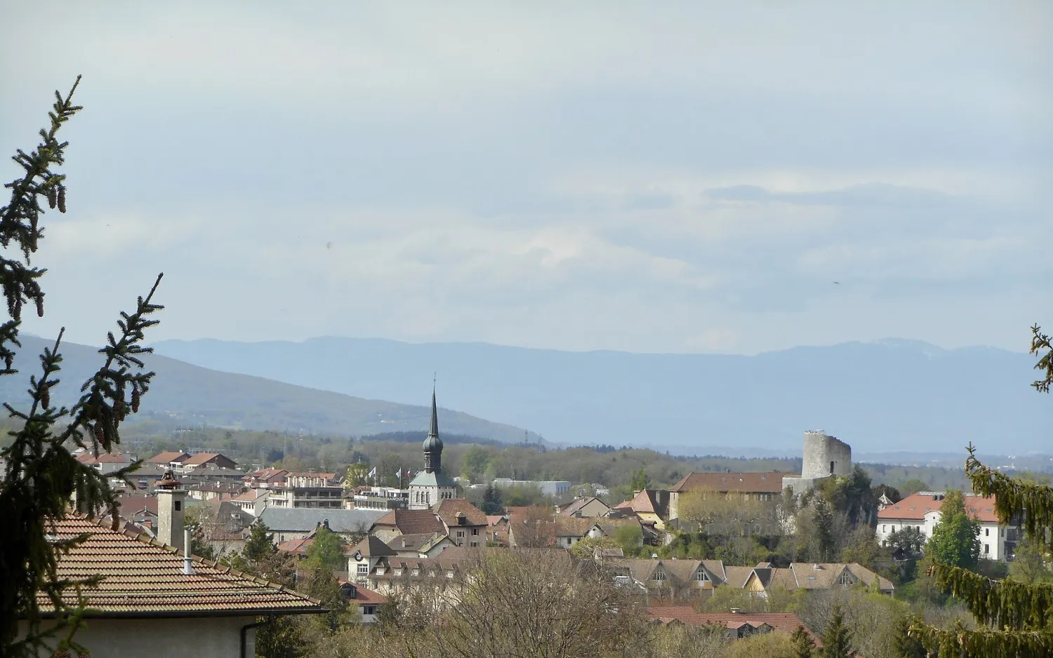 Vue de La Roche-sur-Foron (Haute-Savoie) — état des risques et pollutions (ERP)