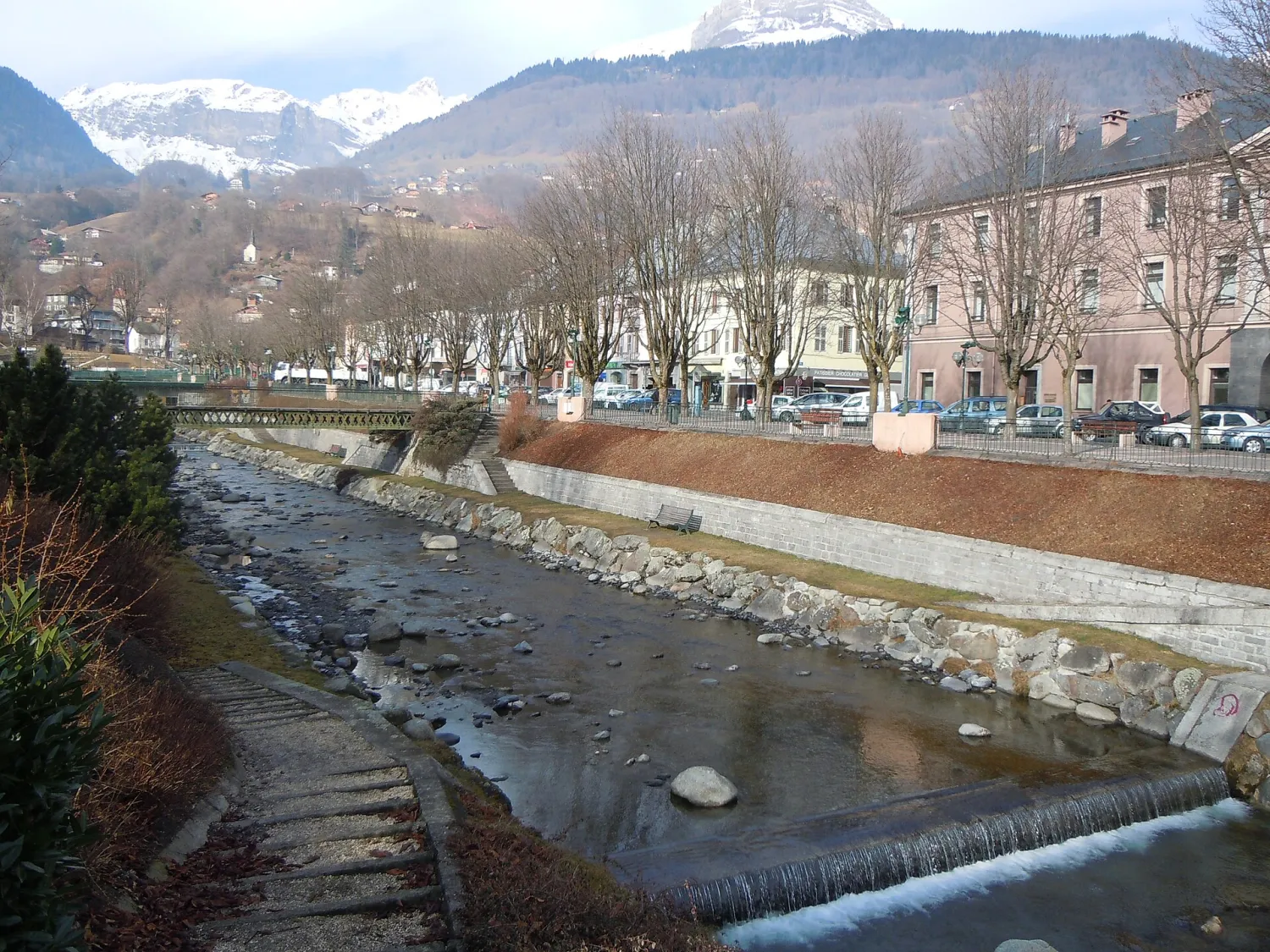 Vue de Sallanches (Haute-Savoie) — état des risques et pollutions (ERP)
