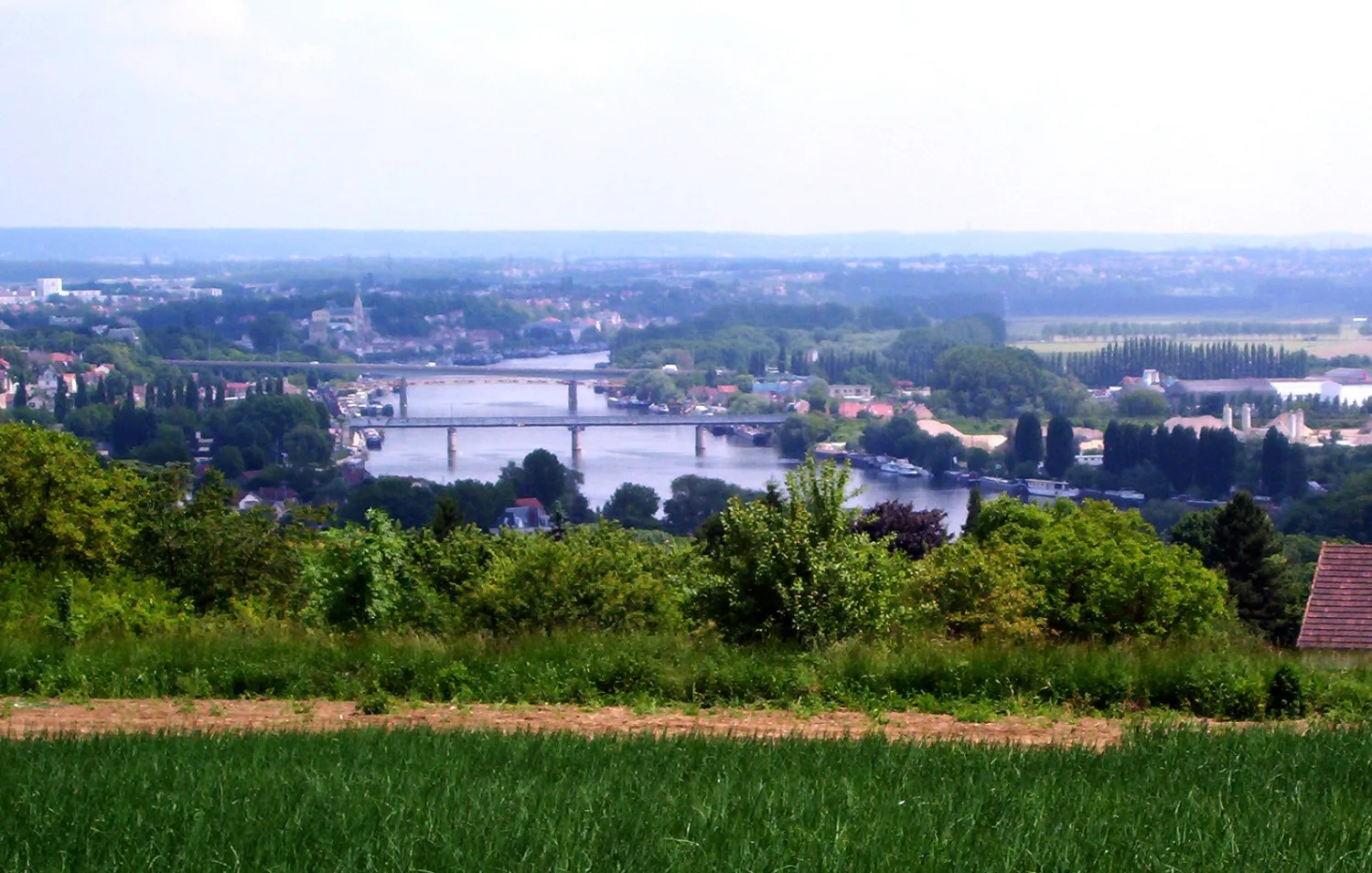 Vue de Chanteloup-les-Vignes (Yvelines) — état des risques et pollutions (ERP)