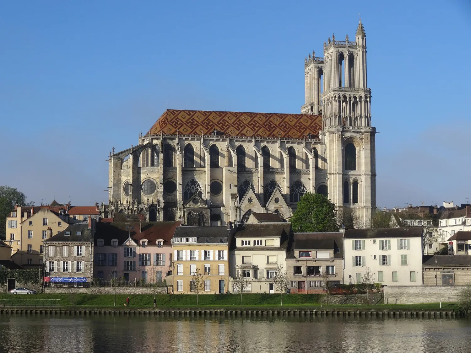 Vue de Mantes-la-Jolie (Yvelines) — état des risques et pollutions (ERP)