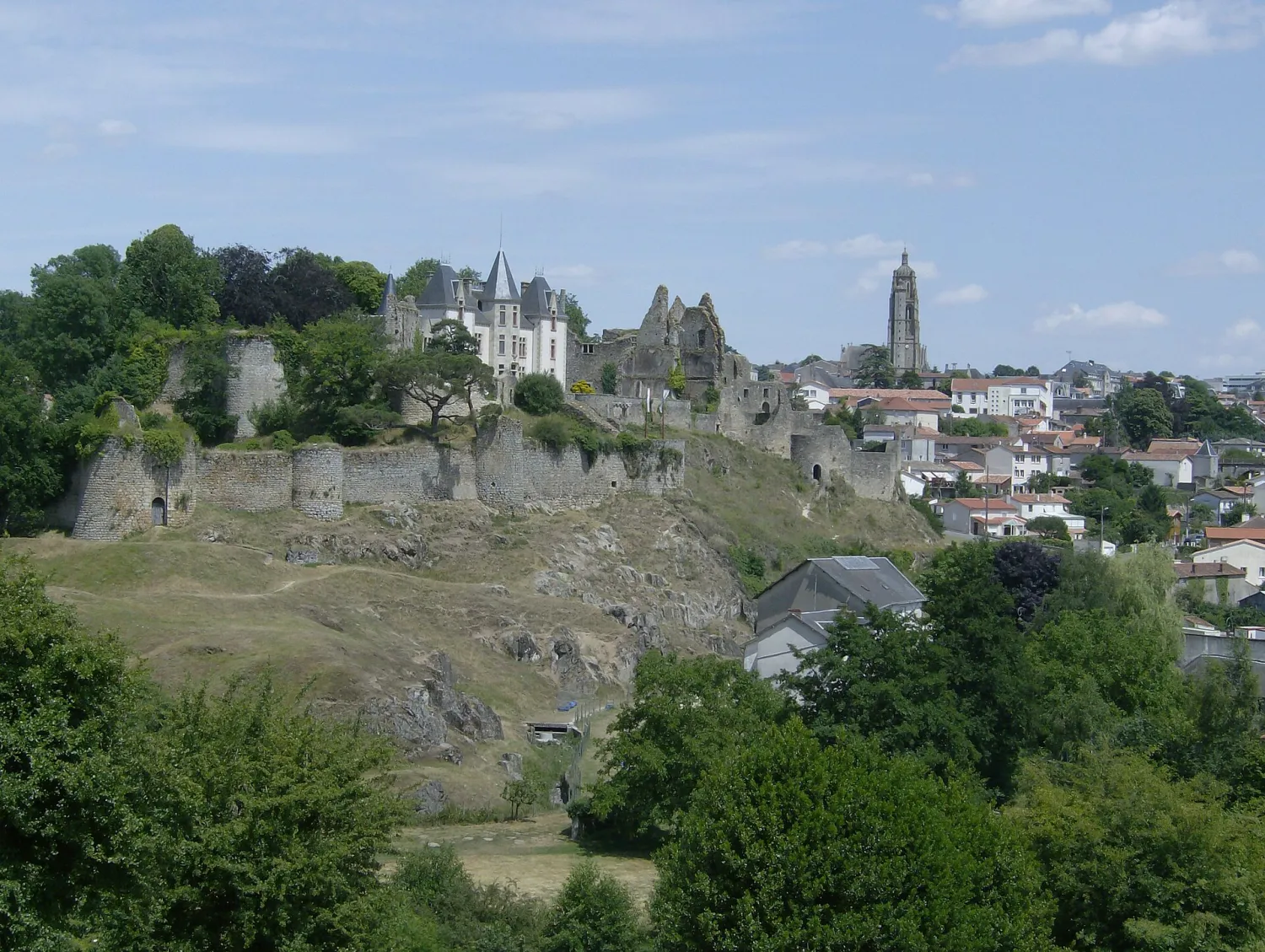 Vue de Bressuire (Deux-Sèvres) — état des risques et pollutions (ERP)