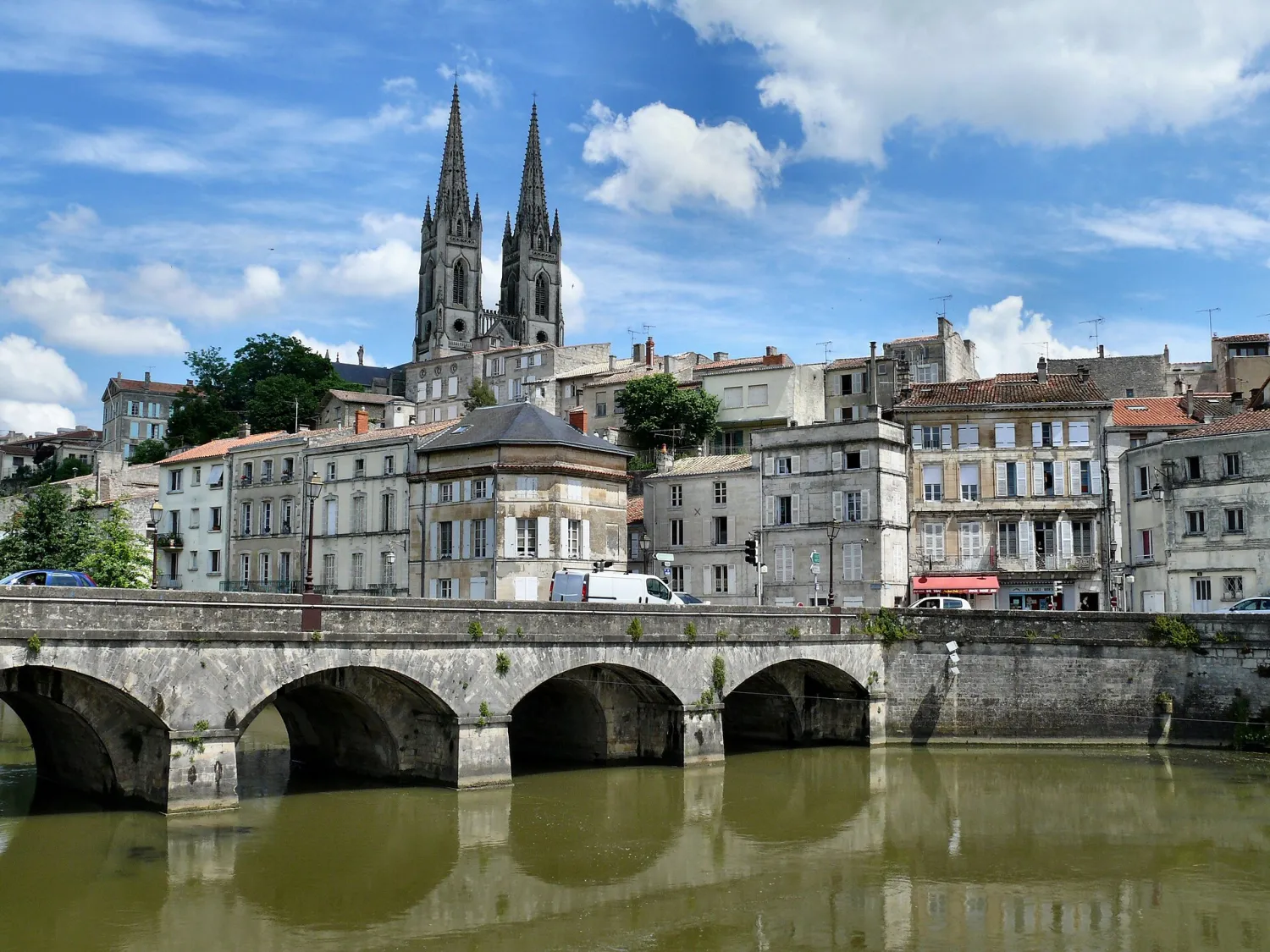 Vue de Niort (Deux-Sèvres) — état des risques et pollutions (ERP)