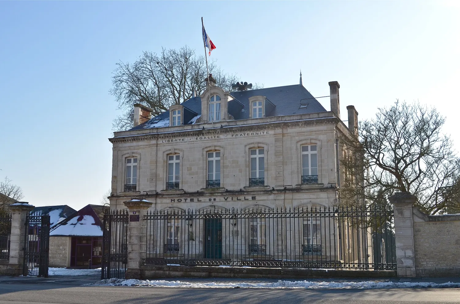 Vue de Fontenay-le-Comte (Vendée) — état des risques et pollutions (ERP)