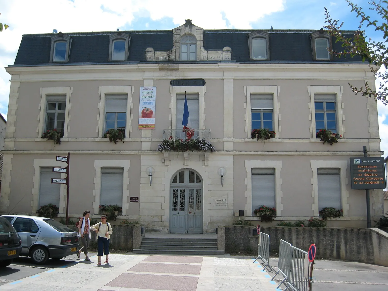 Vue de Saint-Junien (Haute-Vienne) — état des risques et pollutions (ERP)
