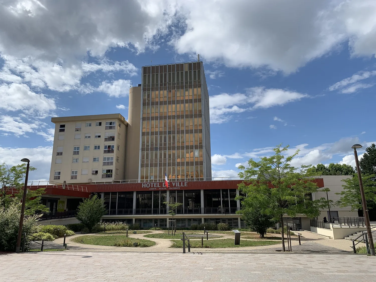 Vue de La Queue-en-Brie (Val-de-Marne) — état des risques et pollutions (ERP)
