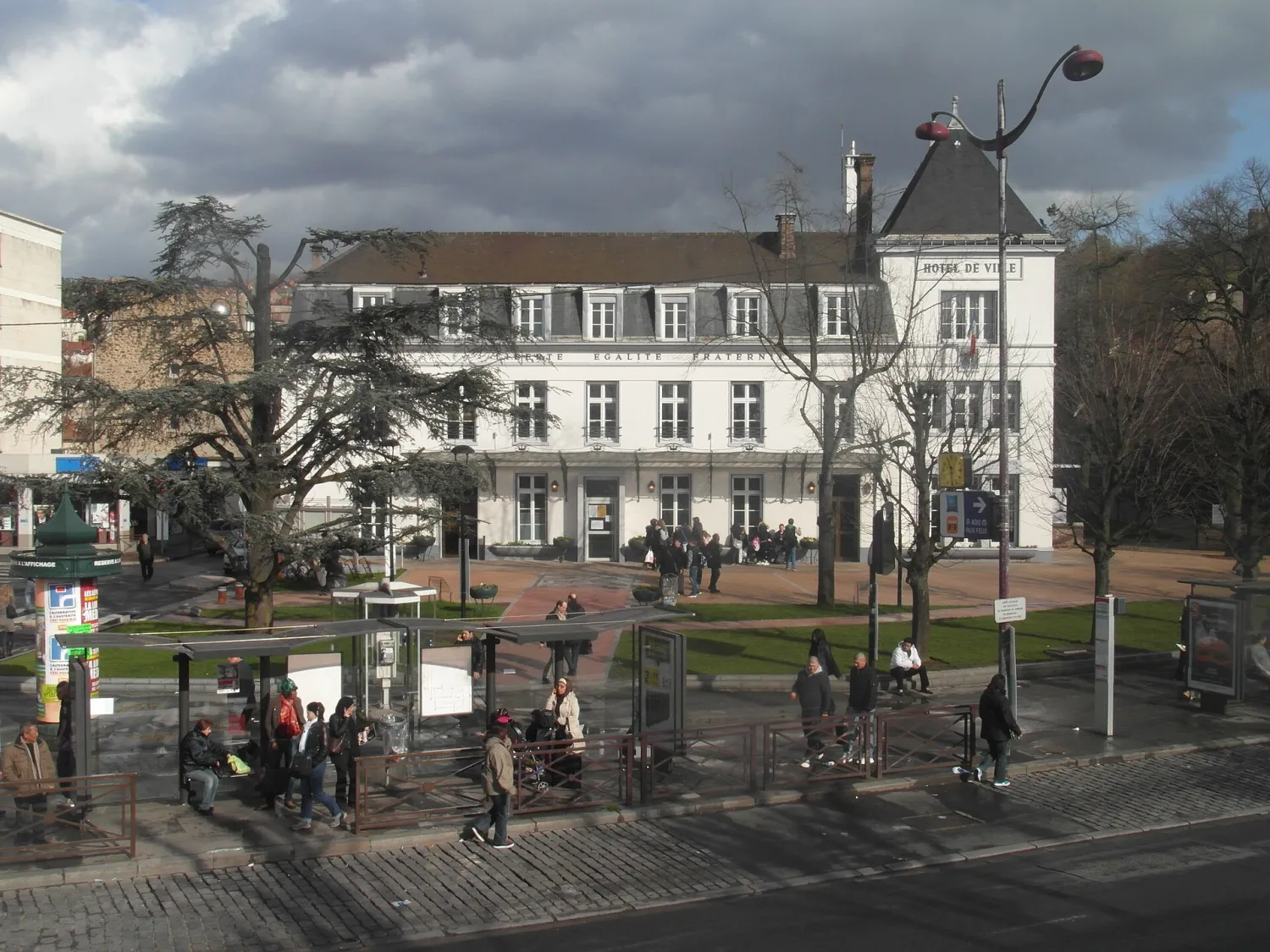 Vue de Villeneuve-Saint-Georges (Val-de-Marne) — état des risques et pollutions (ERP)
